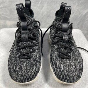 Nike LeBron 15‎ Ashes Gray White Black 922811-002 Size 5Y / Women Size 6.5